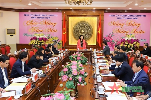 Đồng chí Trương Thị Mai thăm và chúc Tết tại Thanh Hóa